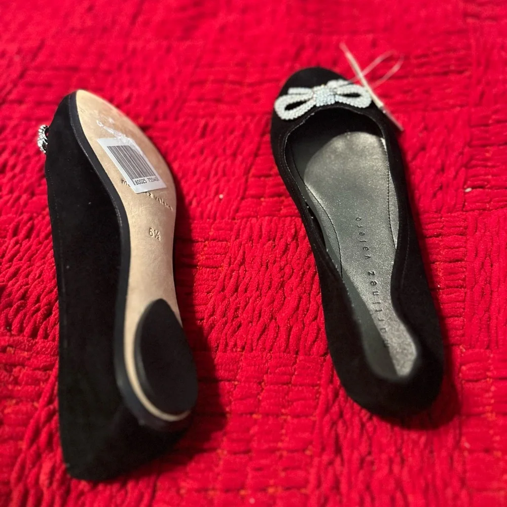 NWT Martinez Valero Black Suede Rhinestone Bow Gorgeous Ballet Flats 6.5 - Picture 6 of 11